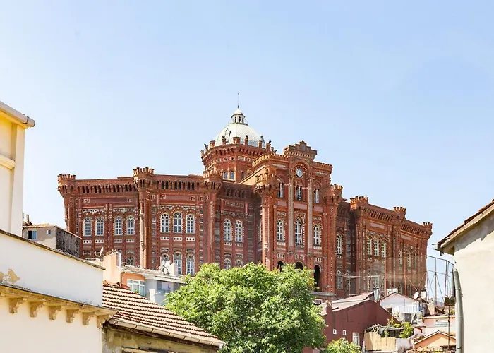 Historic House Near Popular Landmarks In Balat